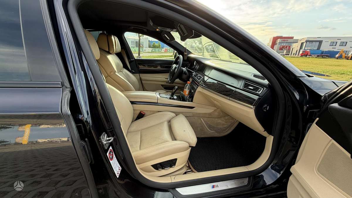BMW 730 - 9
