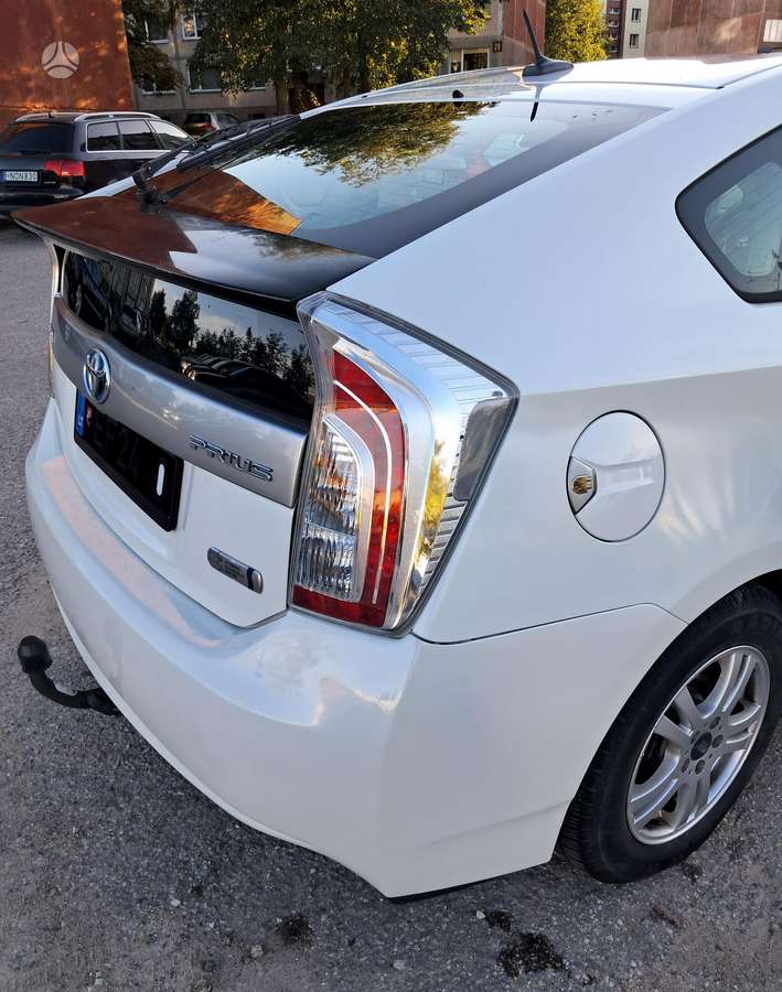 Toyota Prius - 12