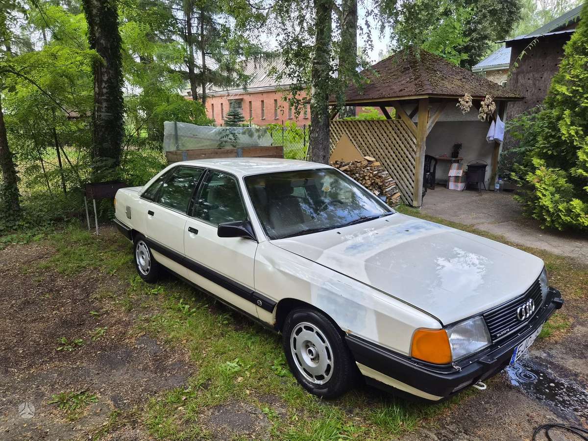 Audi 100 - 2