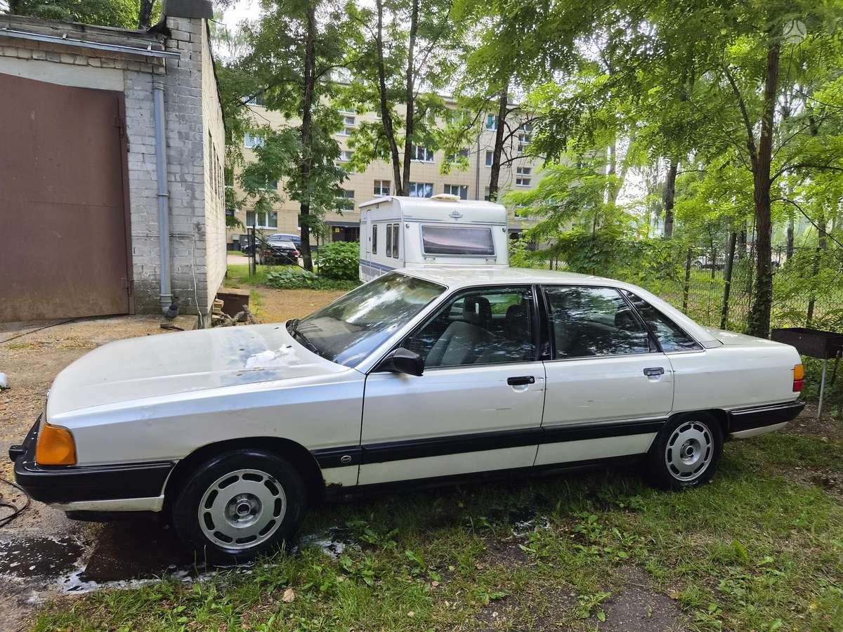 Audi 100 - 7
