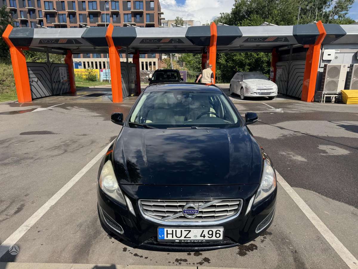 Volvo S60 - 1