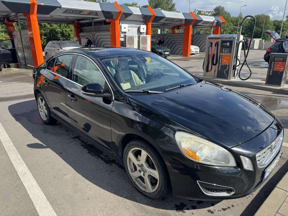 Volvo S60 - 4