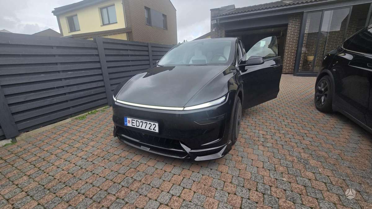 Tesla Model Y - 3