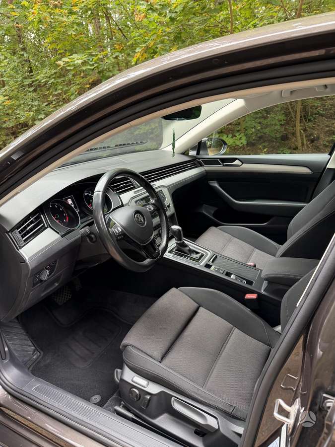Volkswagen Passat - 10