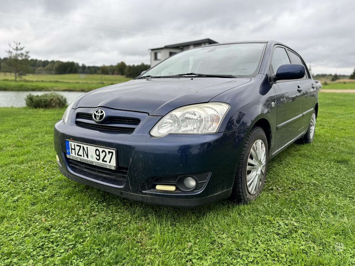 Toyota Corolla - 1