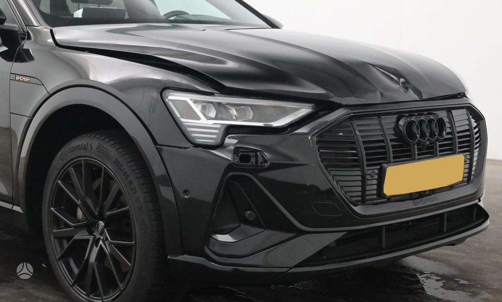 Audi e-tron - 7