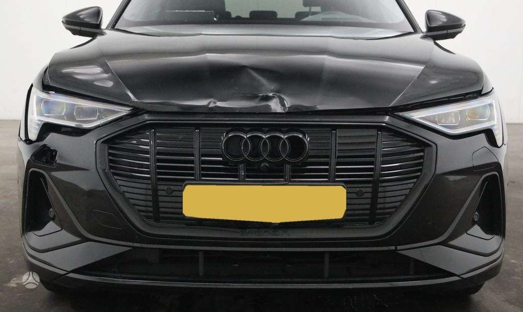 Audi e-tron - 4