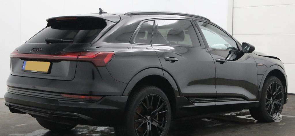 Audi e-tron - 1