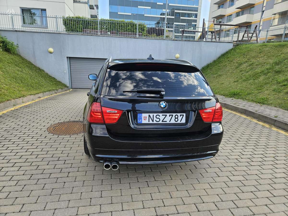 BMW 330 - 8