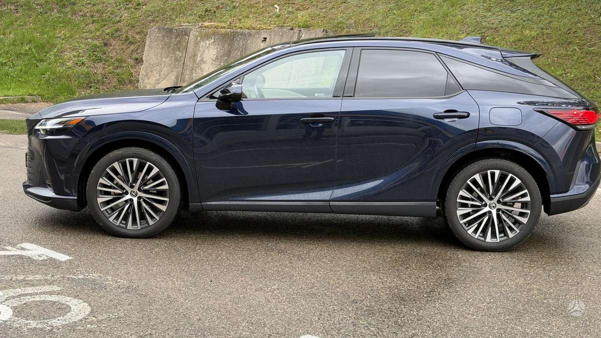 Lexus RX 450h+ - 12
