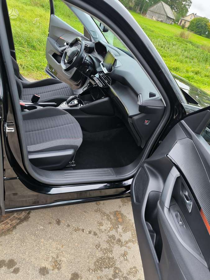 Peugeot 2008 - 9