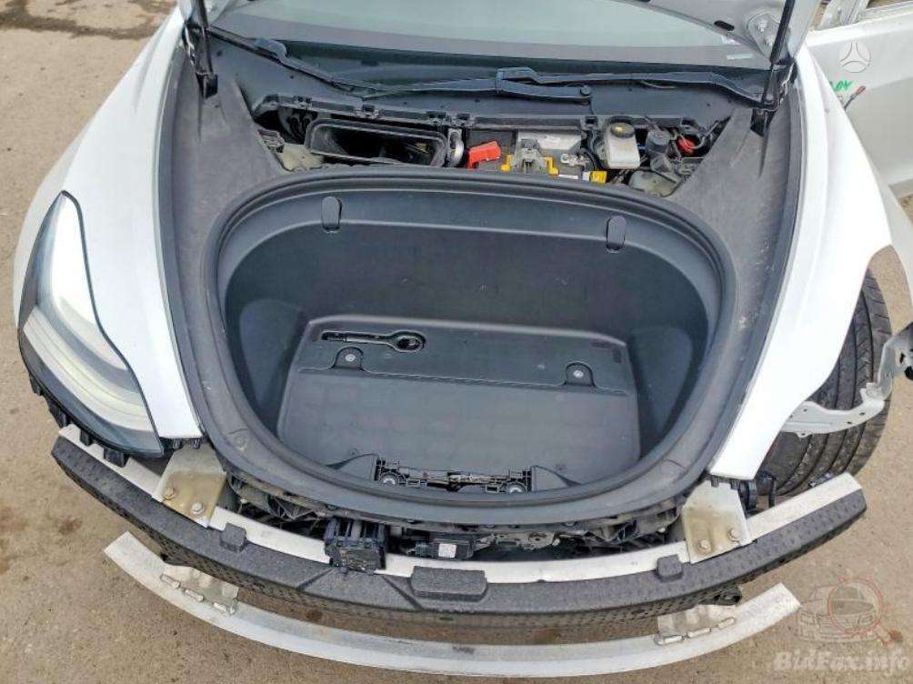 Tesla Model 3, saloon / sedan