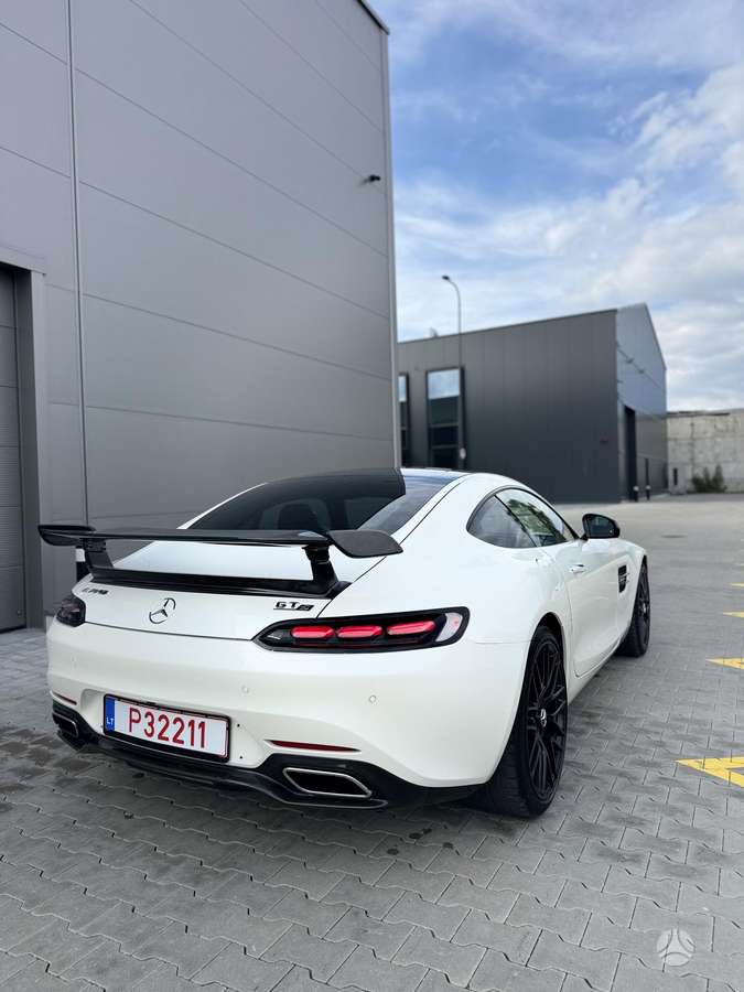Mercedes-Benz AMG GT S - 3