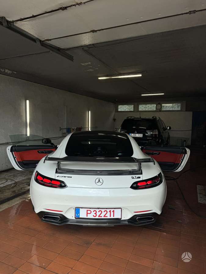 Mercedes-Benz AMG GT S - 11
