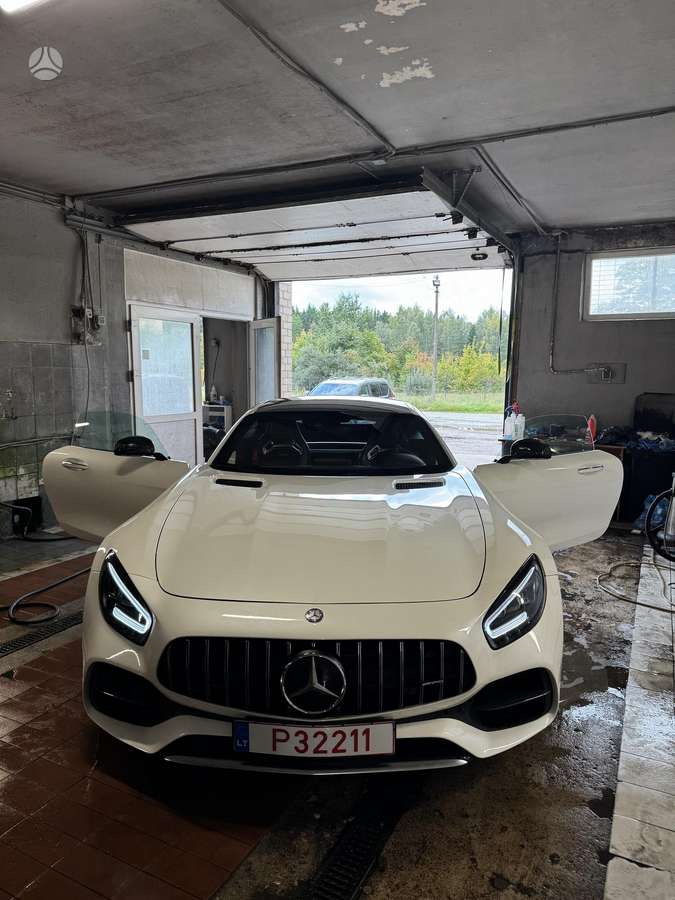 Mercedes-Benz AMG GT S - 12