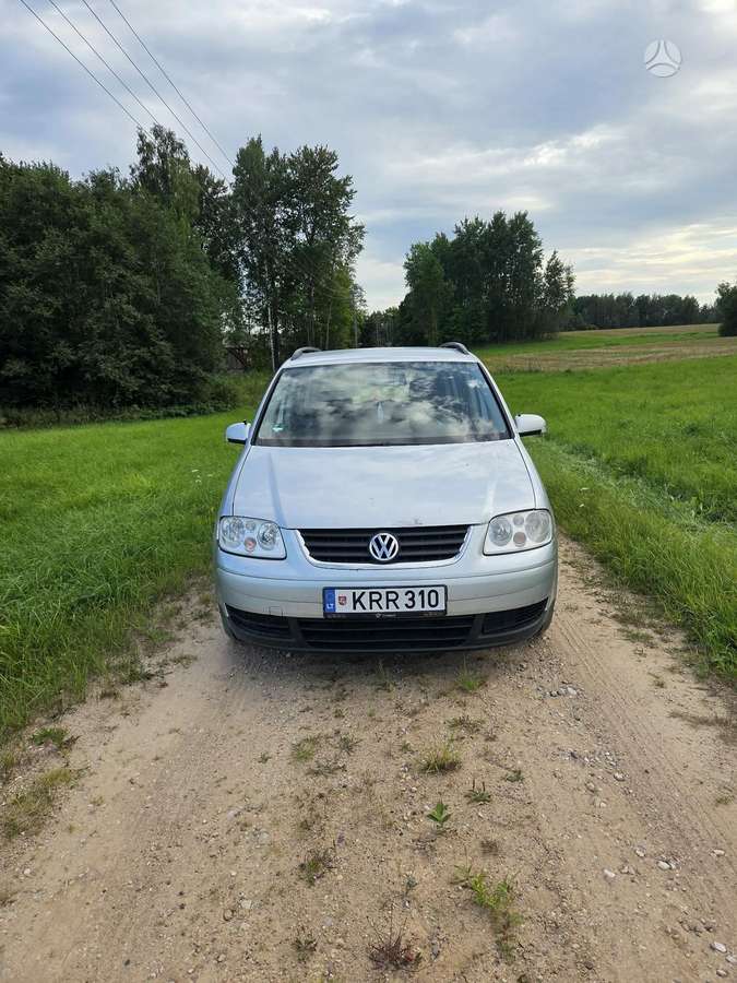 Volkswagen Touran - 1