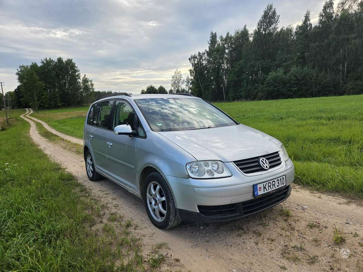 Volkswagen Touran - 4
