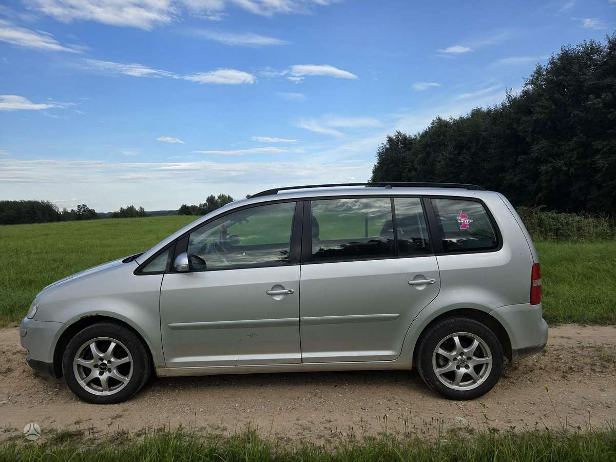 Volkswagen Touran - 2