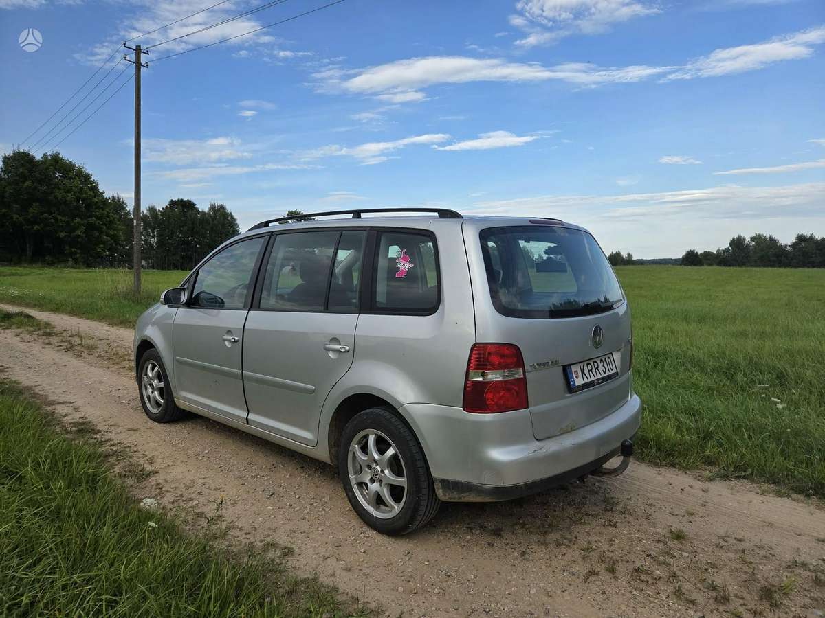 Volkswagen Touran - 5
