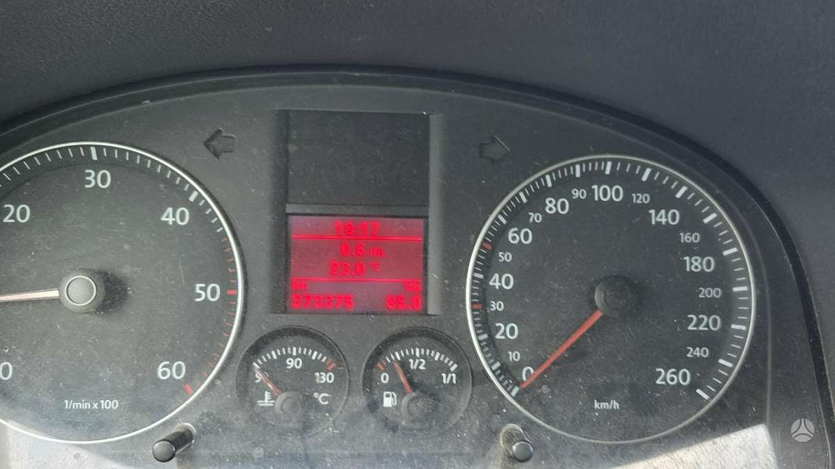Volkswagen Touran - 9