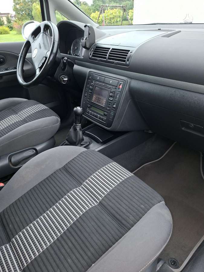 Volkswagen Sharan - 2