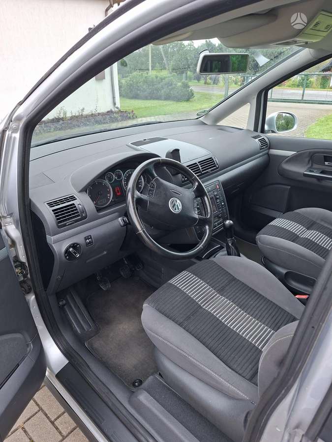 Volkswagen Sharan - 8