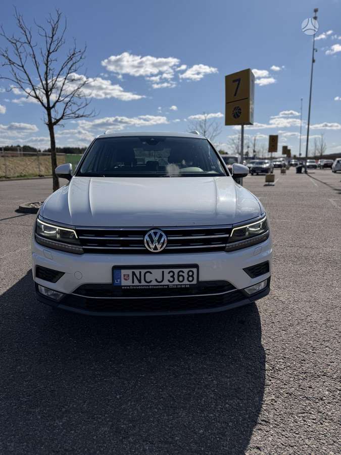 Volkswagen Tiguan - 2