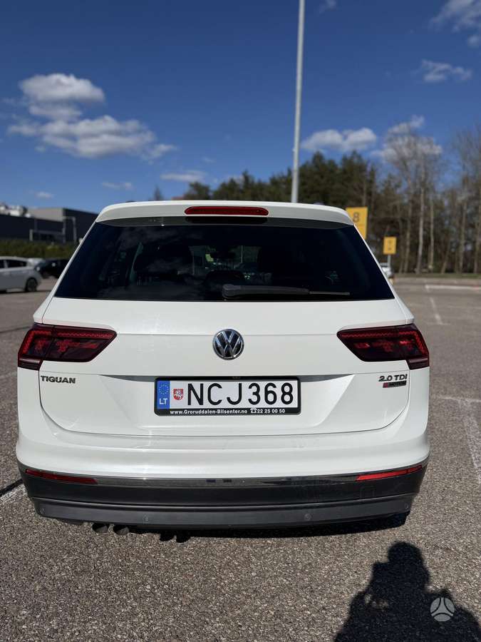 Volkswagen Tiguan - 5