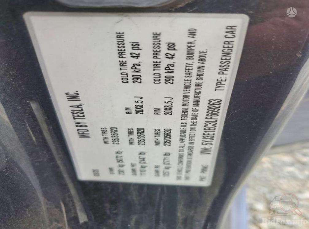 Tesla Model 3, sedanas