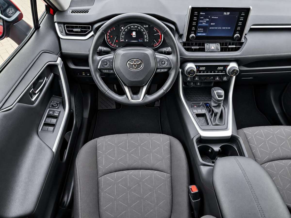 Toyota RAV4 - 8