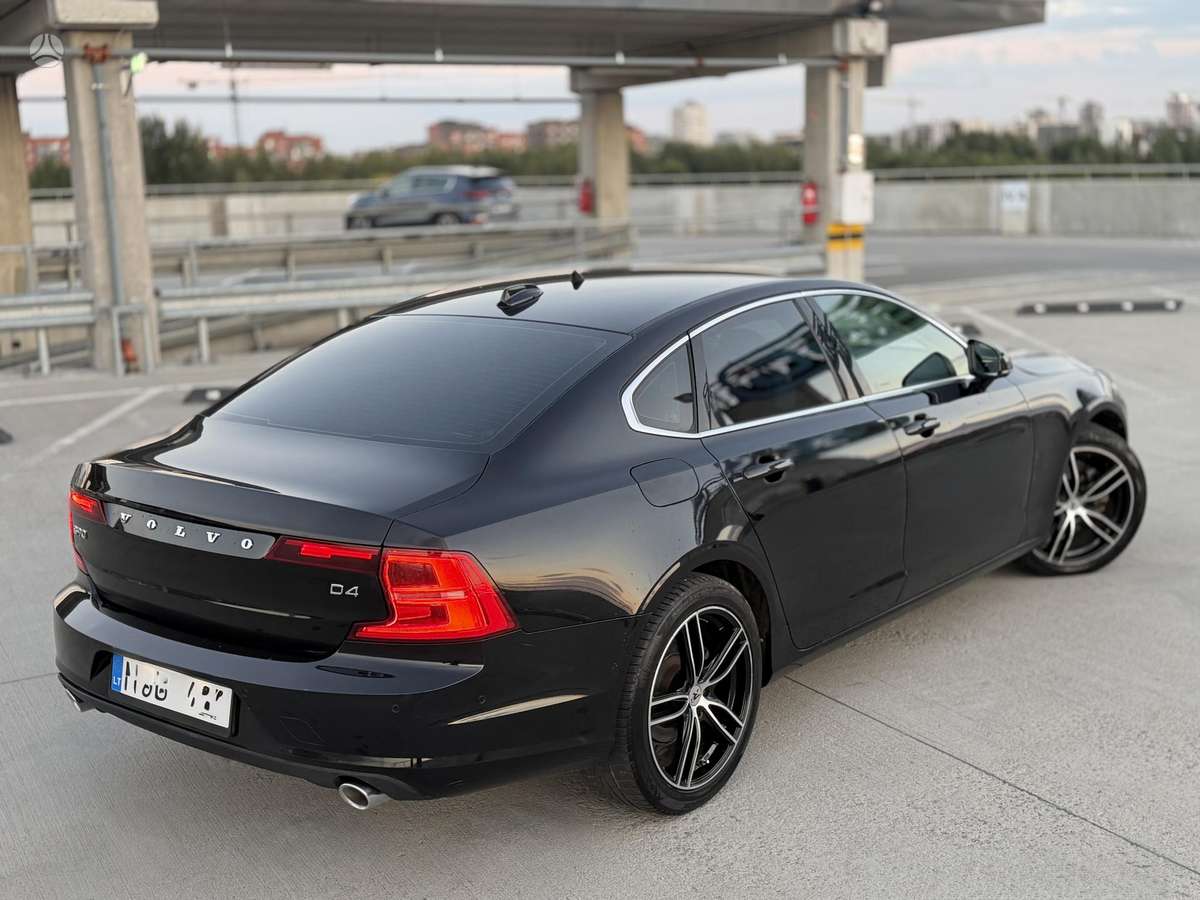 Volvo S90 - 3