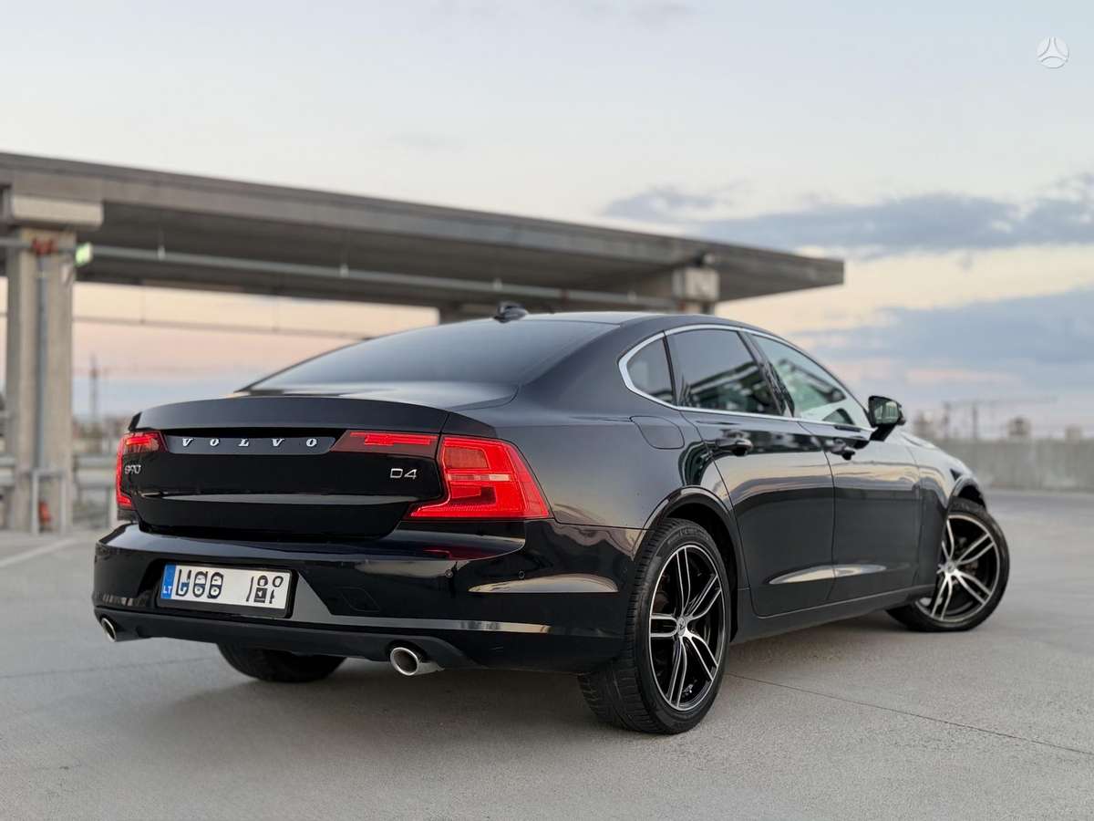 Volvo S90 - 4