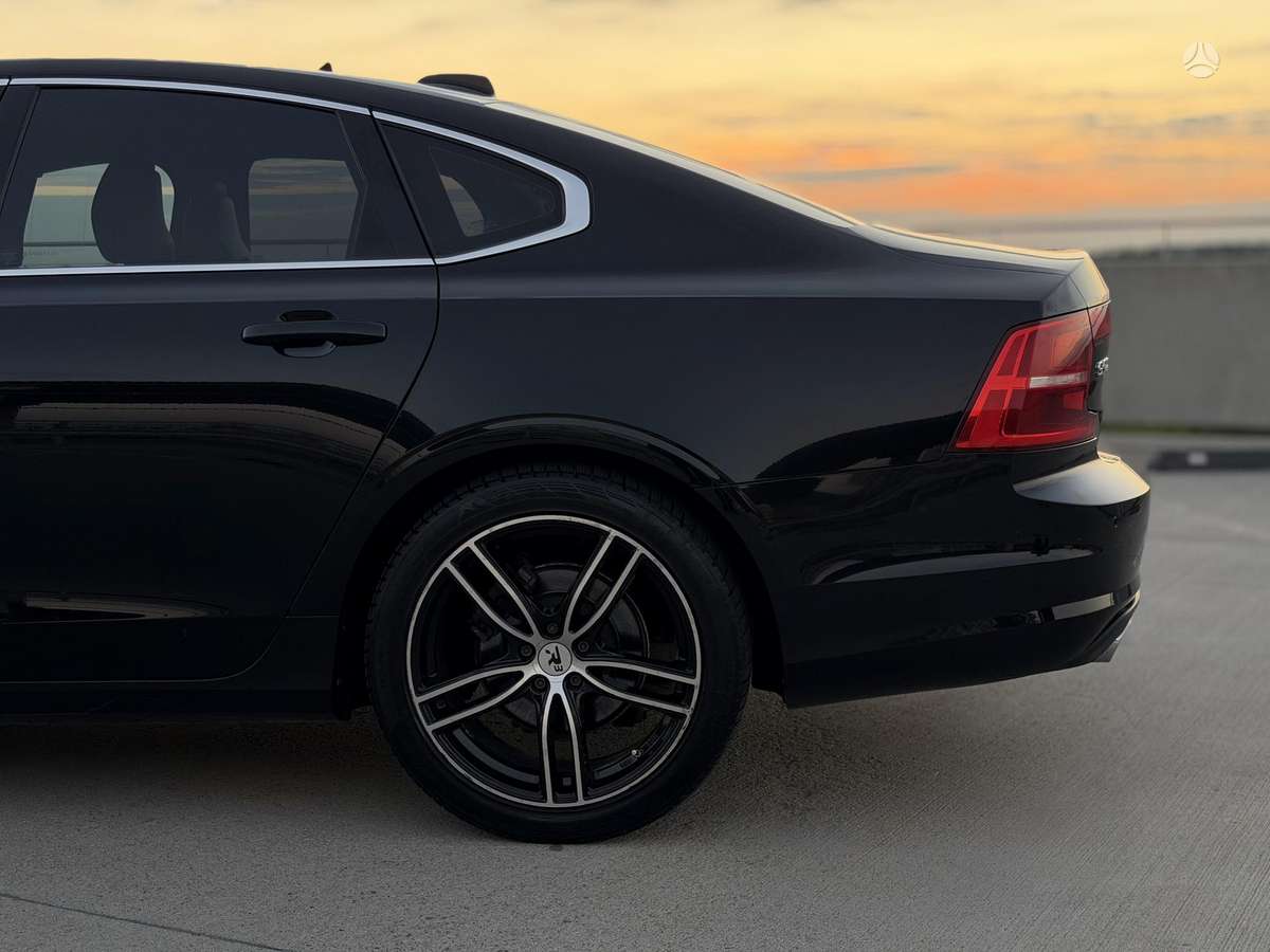 Volvo S90, 2.0 l., Седан