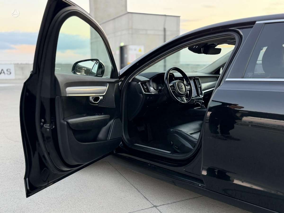 Volvo S90, 2.0 l., Седан