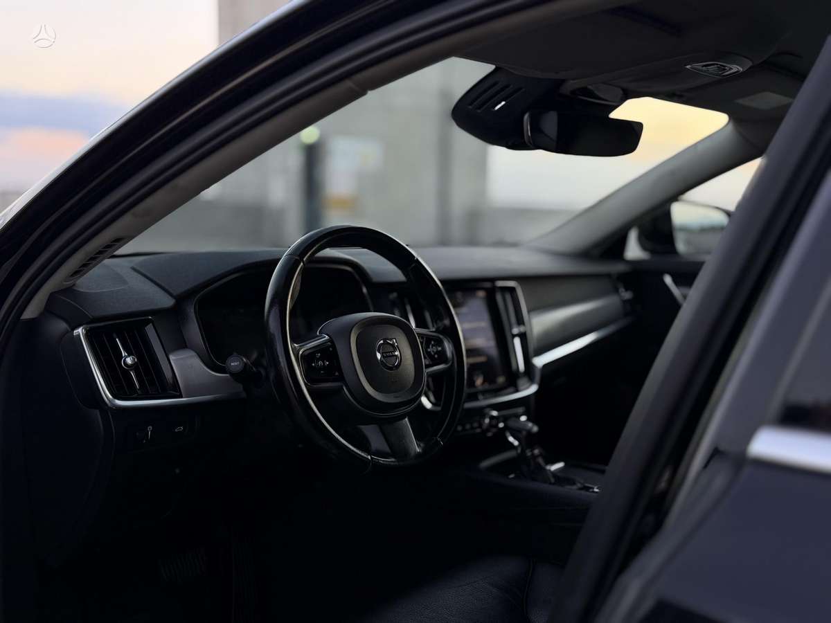 Volvo S90, 2.0 l., Седан