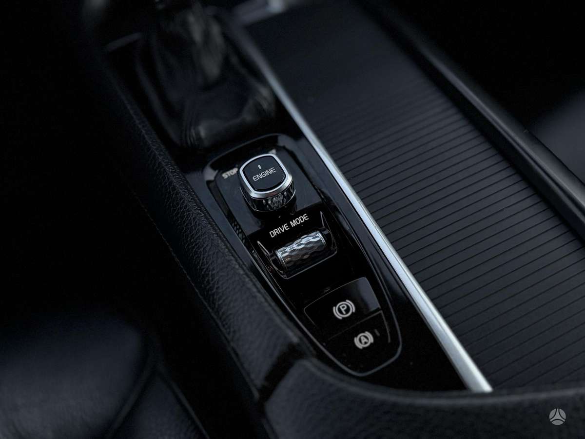 Volvo S90, 2.0 l., Седан