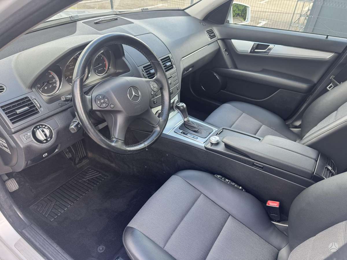 Mercedes-Benz C220 - 8