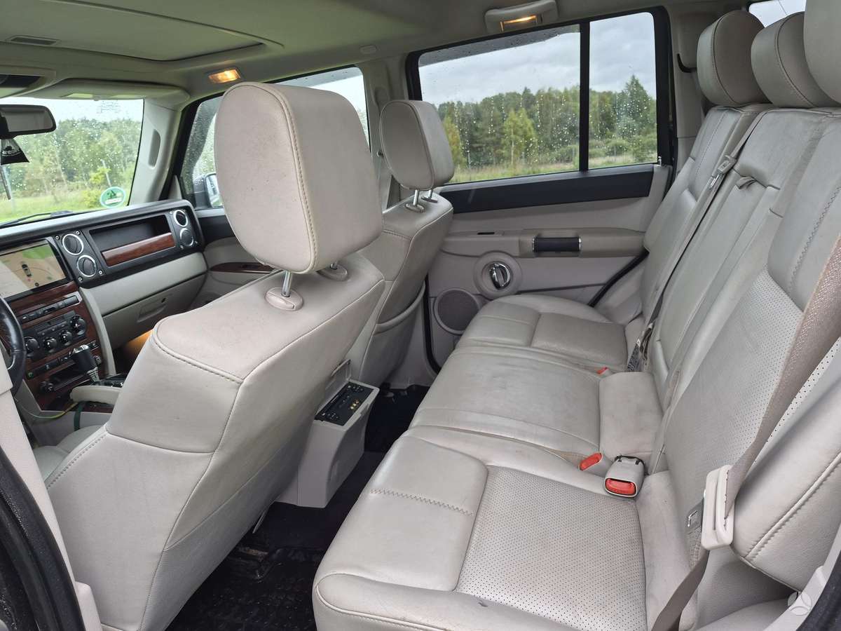 Jeep Commander - 11