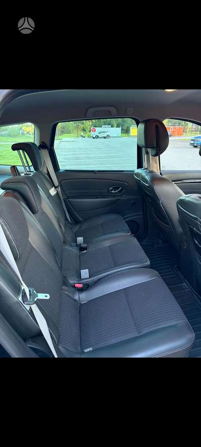 Renault Grand Scenic - 9