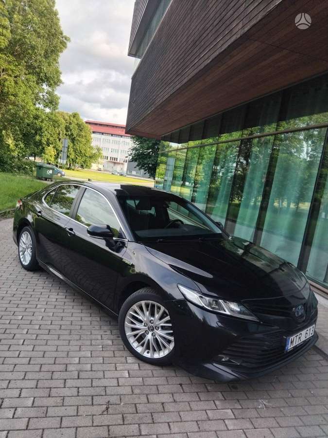 Toyota Camry - 1