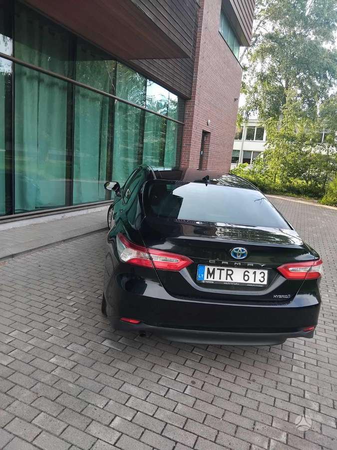 Toyota Camry - 2