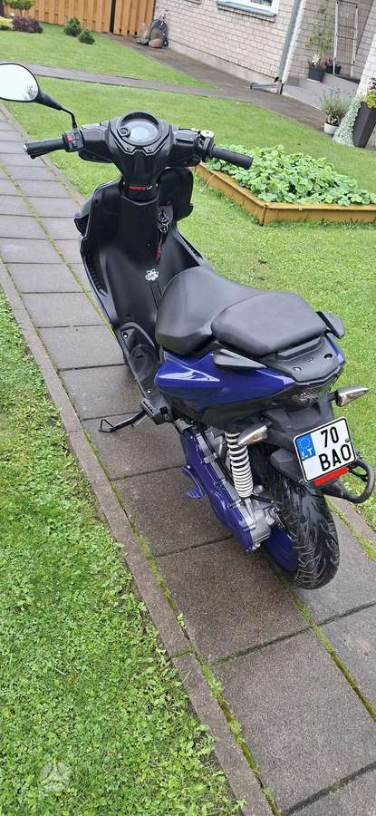 Yamaha Aerox 50cc, scooters / mopeds