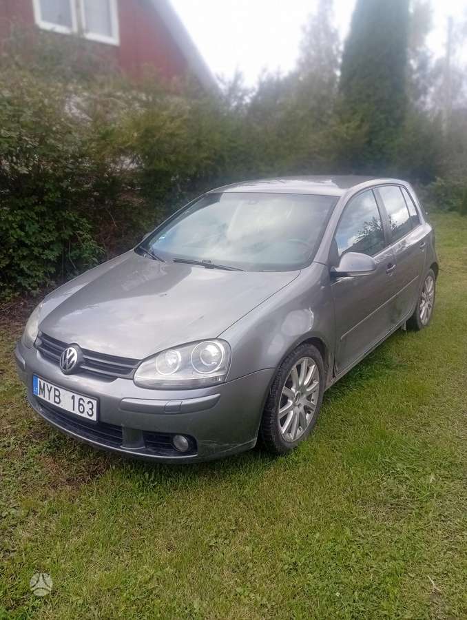 Volkswagen Golf - 1