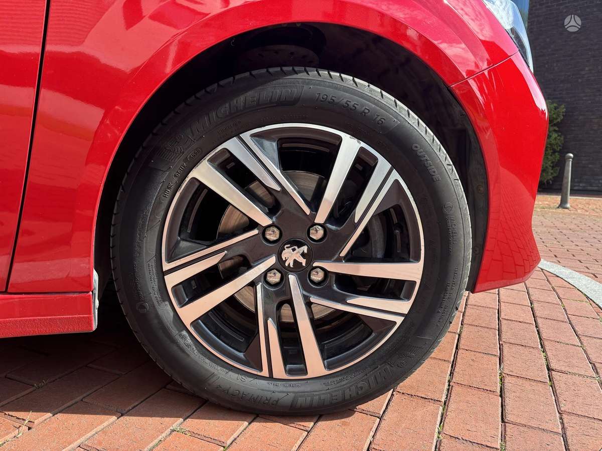 Peugeot 208 - 9