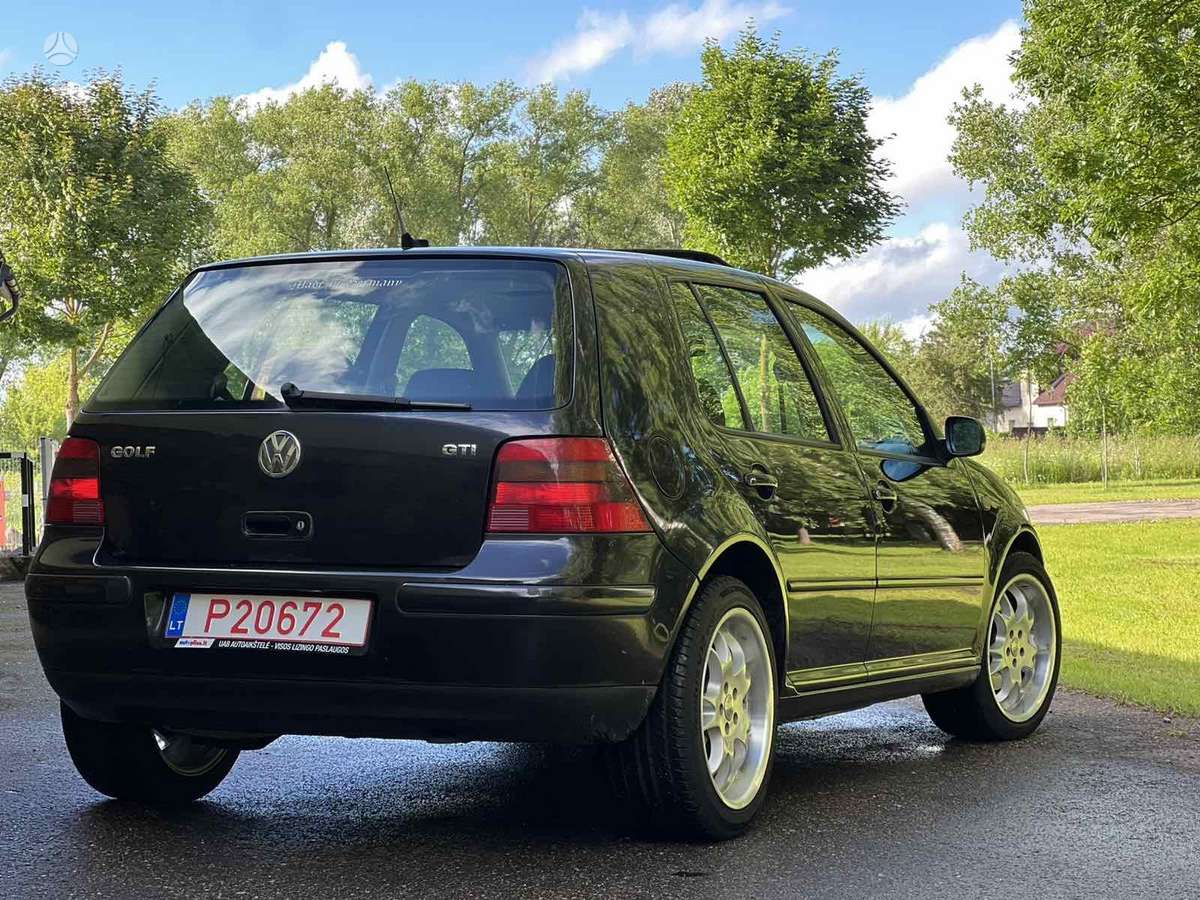 Volkswagen Golf - 3