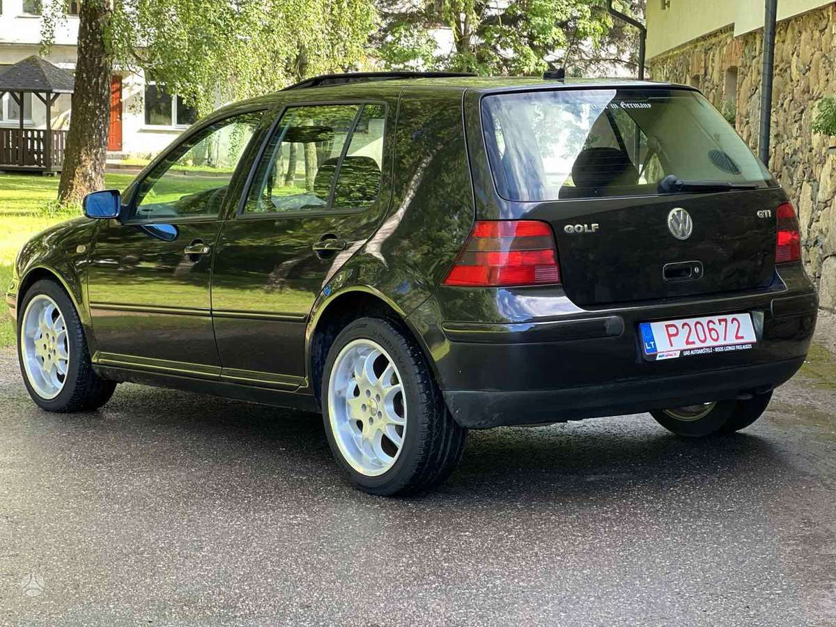 Volkswagen Golf - 4