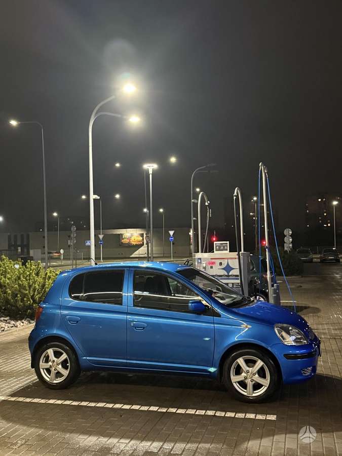 Toyota Yaris - 4