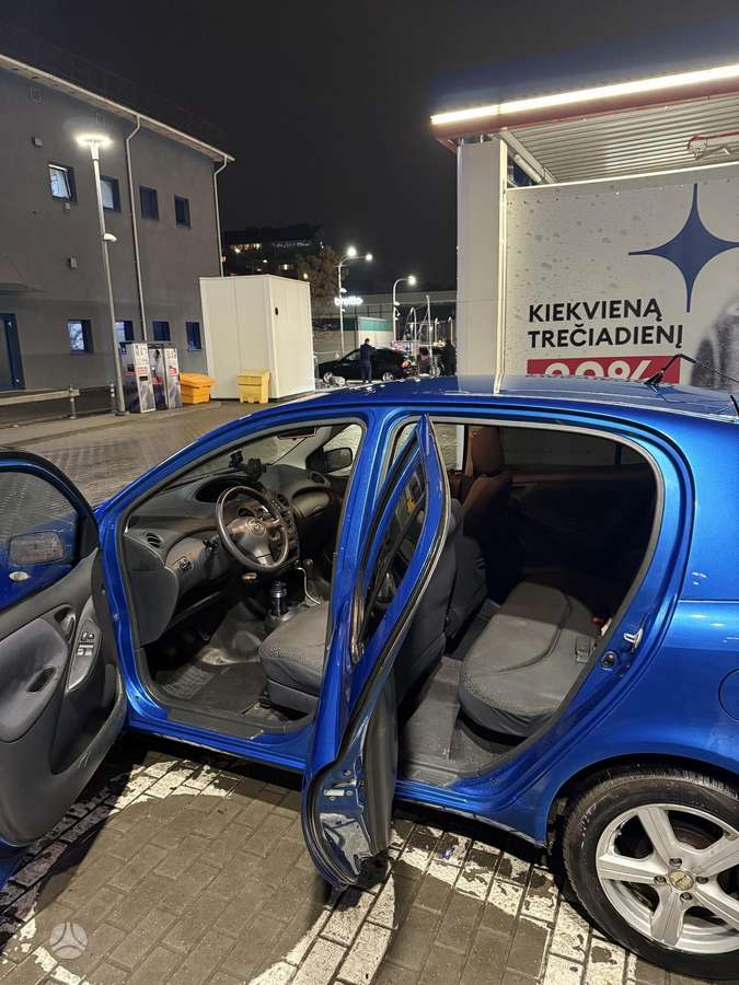 Toyota Yaris - 7