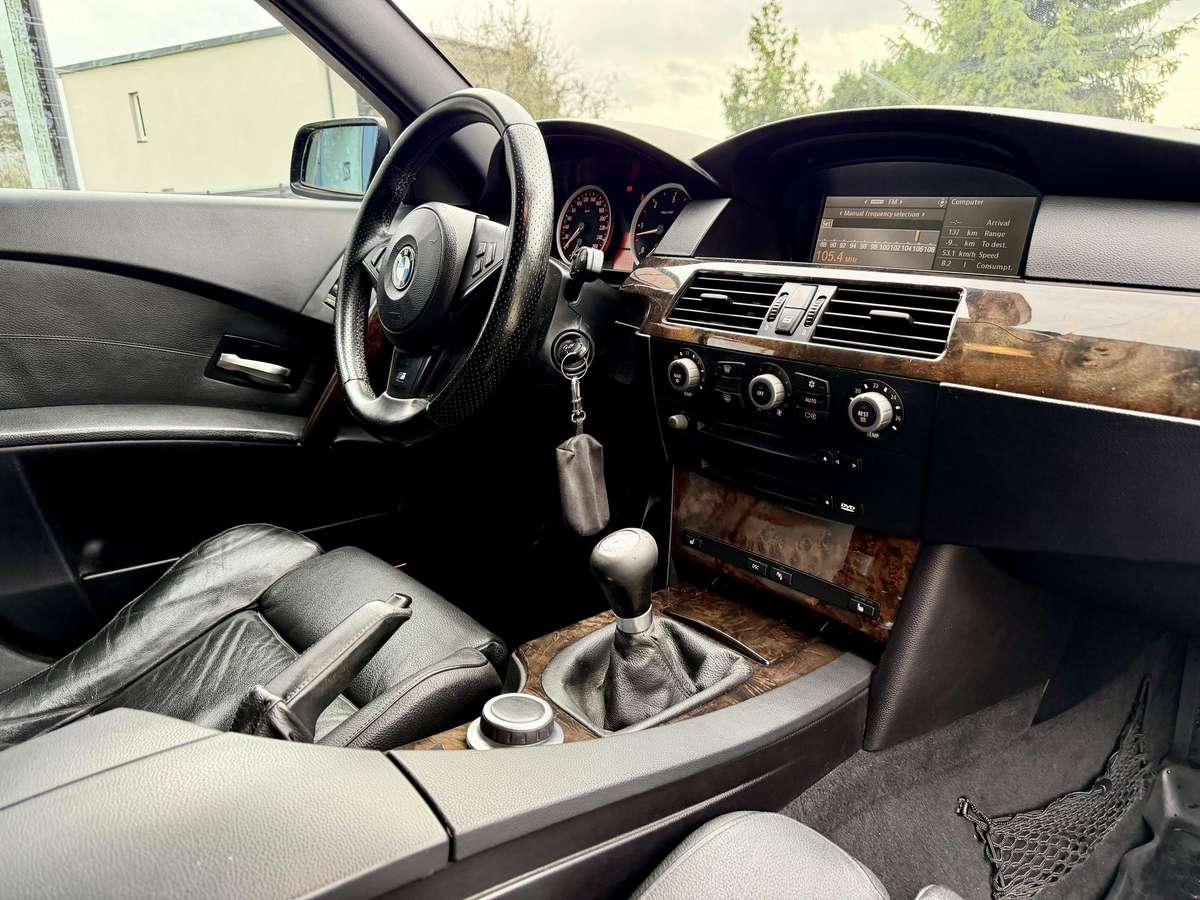 BMW 530, Универсал