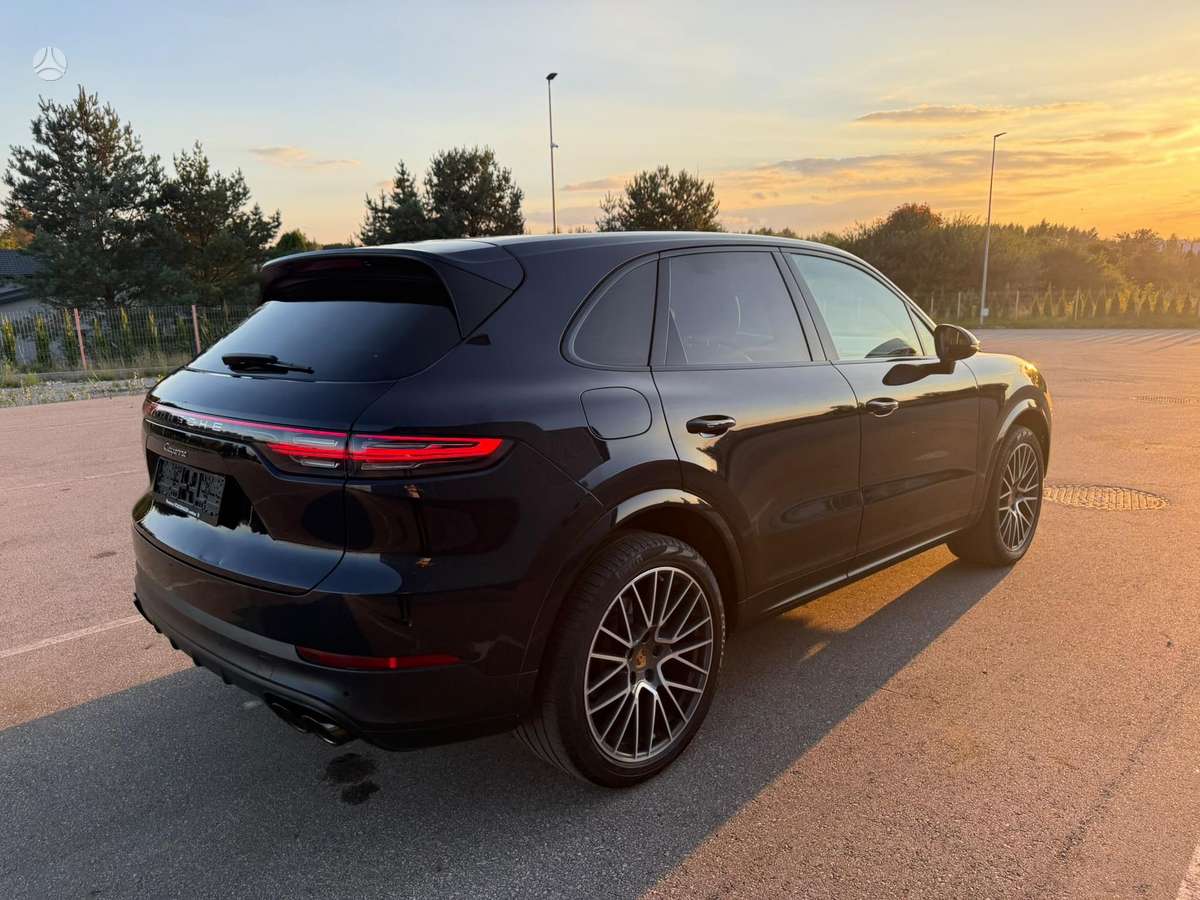 Porsche Cayenne - 6